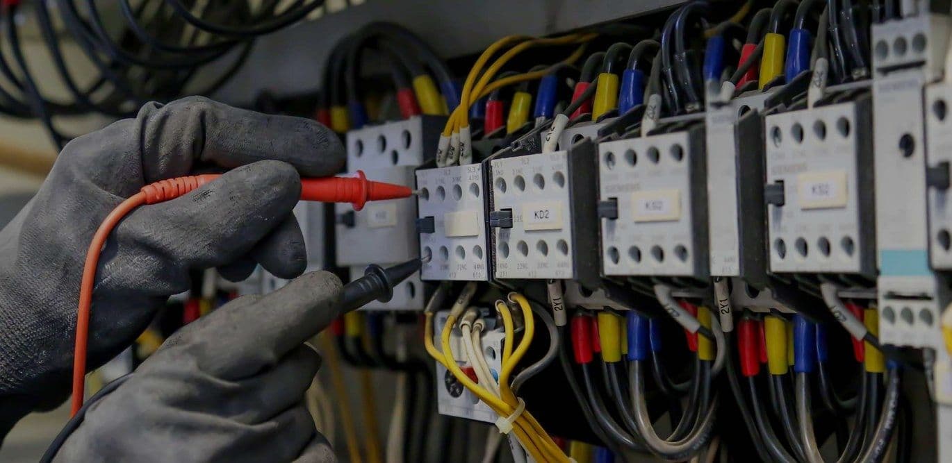 Prüfung ortsfester elektrischer Anlagen: Die häufigsten Fehlerquellen