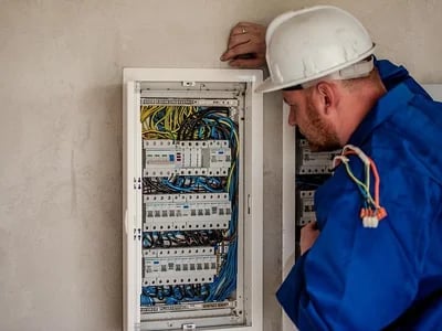 VDE Prüfung – So verhindern Sie Unfälle mit der DGUV Vorschrift 3