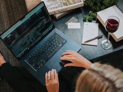 Website für Immobilienunternehmen mit starkem Design