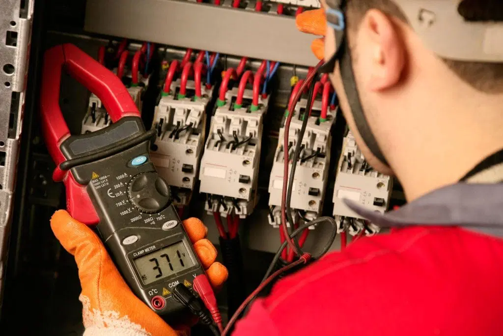 Prüfung ortsfester elektrischer Anlagen: Die häufigsten Fehlerquellen